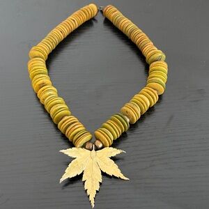 Vintage Gold Garden Leaf Pendant Necklace